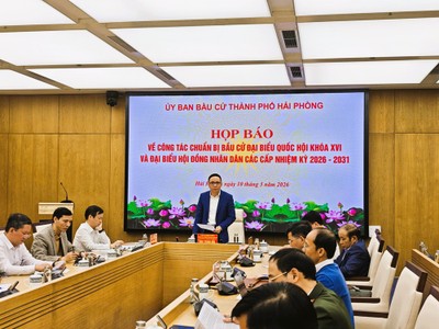 Ông Đào Trọng Đức, Phó Chủ tịch Thường trực HĐND thành phố, Phó Chủ tịch Uỷ ban bầu cử thành phố Hải Phòng chủ trì cuộc Họp báo thông tin về công tác bầu cử. Ảnh: Thanh Sơn