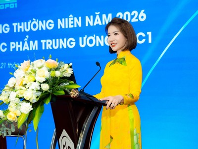 Bà Hàn Thị Khánh Vinh - Chủ tịch HĐQT CPC1 báo cáo tại Đại hội