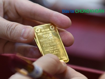 SJC trả tiền thu mua vàng trong ngày khi nhiều người đem vàng bán lại