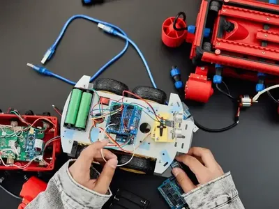 Khởi động chương trình Cố vấn và Đấu tập Robotics 2026 