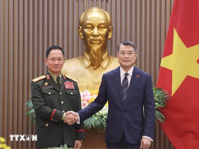 Thủ tướng Lê Minh Hưng tiếp Đại tướng Khamlieng Outhakaisone, Phó Thủ tướng, Bộ trưởng Bộ Quốc phòng Lào. (Ảnh: Lâm Khánh/TTXVN)