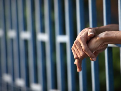 Nẫng gần 700 triệu đồng tiền nhờ chạy án, “cảnh sát rởm” kêu oan