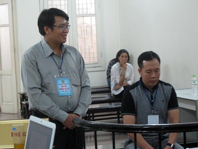 Đem 1,1 tỷ đồng cùng 3 điện thoại Vertu làm “quà biếu” đòi nợ