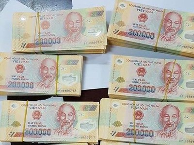 Bắt quả tang cặp vợ chồng rao bán 470 triệu đồng tiền giả tại Hoài Đức