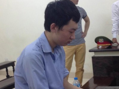 Du khách Trung Quốc dùng búa cướp ngân hàng