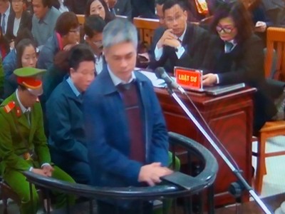 Bị cáo Nguyễn Xuân Sơn tại tòa (Ảnh chụp qua màn hình)