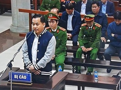 Các bị cáo tại tòa sơ thẩm.