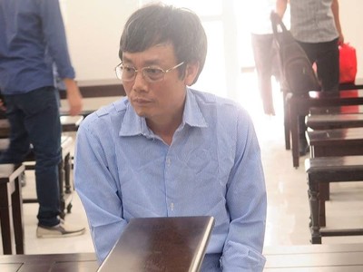 Bị cáo Ấm tại tòa.