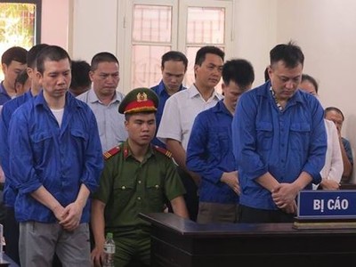 Các bị cáo tại phiên tòa sơ thẩm.