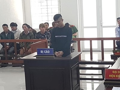 Vẽ gia cảnh có thế, thuê người đóng giả phụ huynh lừa tiền, lừa cả tình đến mức mang thai... bị giục cưới