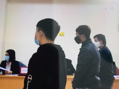 Các bị cáo tại tòa.