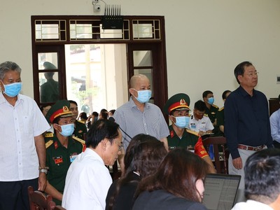 Các bị cáo tại tòa.