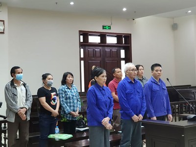 Các bị cáo tại tòa.