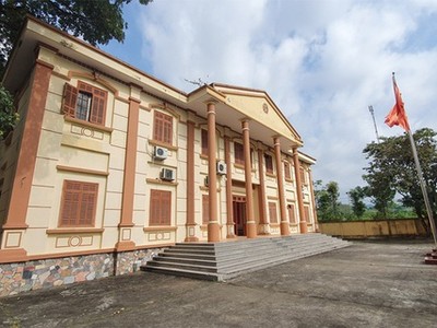 Hòa Bình: Bị truy nã vẫn trúng tuyển công chức, làm tới Chánh văn phòng tòa án