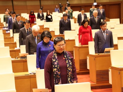 Các Đại biểu Quốc hội dành phút mặc niệm với Thiếu tướng Nguyễn Văn Man