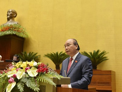 Thủ tướng Chính phủ Nguyễn Xuân Phúc phát biểu tại phiên họp.