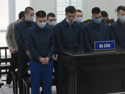 Các bị cáo tại tòa.