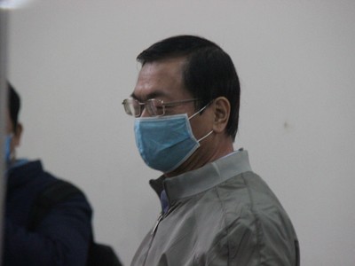 Ông Vũ Huy Hoàng tại phiên tòa sáng nay.