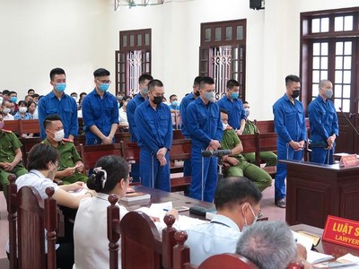 Các bị cáo tại phiên tòa sơ thẩm. Ảnh: Vnexpress