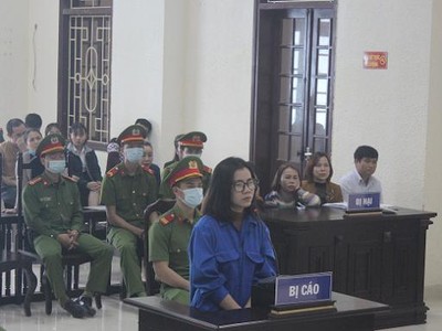 Trần Thị Nhàn tại phiên tòa sơ thẩm. Ảnh: Viện kSND tỉnh Quảng Trị.