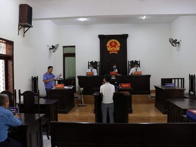 Quang cảnh phiên tòa. 