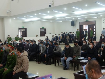 Quang cảnh phiên tòa.