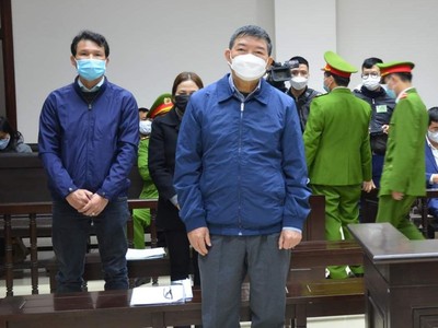 Các bị cáo tại tòa.