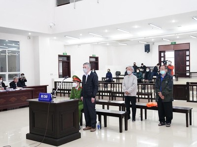 Các bị cáo tại tòa.