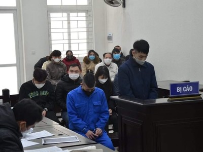 Các bị cáo tại tòa.