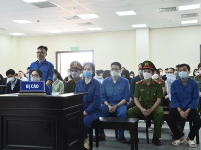 Các bị cáo tại tòa.