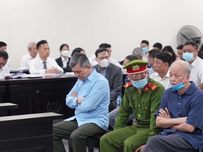 Các bị cáo tại tòa.