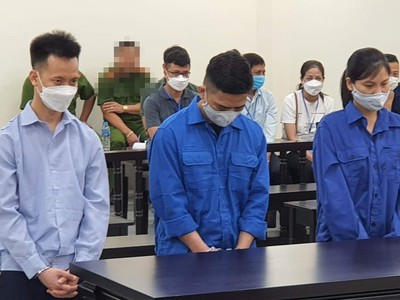 Các bị cáo tại tòa.