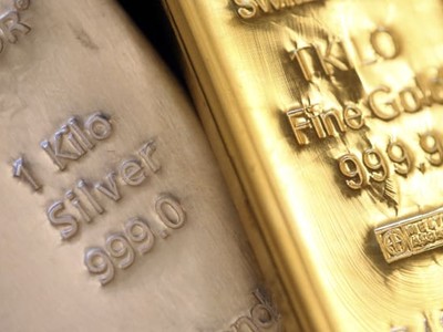 Giá vàng tăng vọt, nhưng giá bạc còn có thể tăng vượt trội hơn