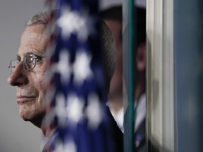 Chuyên gia về đại dịch của Mỹ: Có vắc xin và chứng minh rằng vắc xin an toàn, hiệu quả là hai điều khác nhau