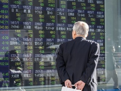 Các quỹ đầu tư toàn cầu tiếp tục giảm tỷ trọng cổ phiếu mặc dù chứng khoán tăng