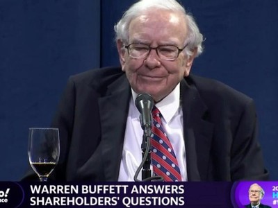 Lý do Warren Buffett bắt đầu đặt cược vào chứng khoán bên ngoài nước Mỹ