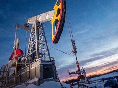 Giá dầu chạm mức cao nhất 11 tháng khi Ả Rập Xê Út cắt giảm sản lượng