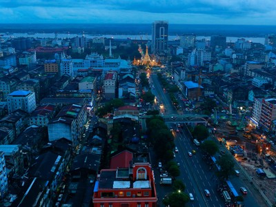 Các nhà đầu tư nước ngoài và các doanh nghiệp tại Myanmar đều có thể rút vốn khỏi quốc gia sau khi quân đội nắm quyền (Ảnh: Reuters)