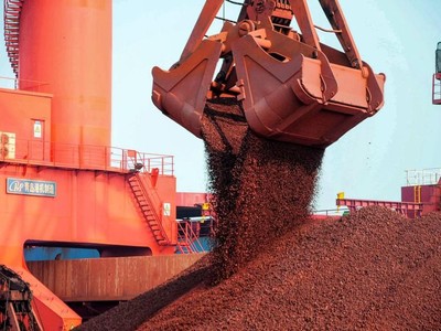 Giá quặng sắt tăng mạnh gây thêm áp lực lên lạm phát