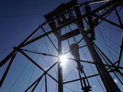 OPEC+ lại không bơm đủ dầu để đạt mục tiêu đầu ra