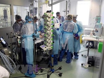 WHO: Còn quá sớm để xem Covid-19 giống như bệnh đặc hữu