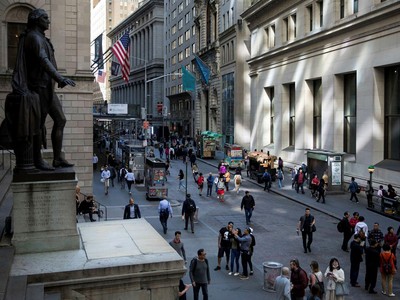 Các quỹ đầu tư lớn sẽ cơ cấu hàng trăm tỷ USD từ thị trường trái phiếu sang cổ phiếu