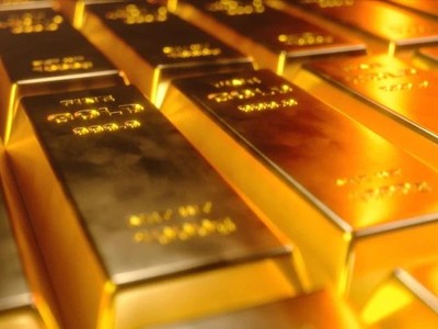 Các nhà đầu tư đặt cược vào vàng trong bối cảnh lạm phát và rủi ro địa chính trị