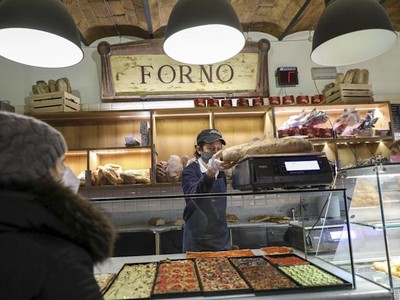 Giá lương thực toàn cầu tiếp tục giữ gần mức kỷ lục 