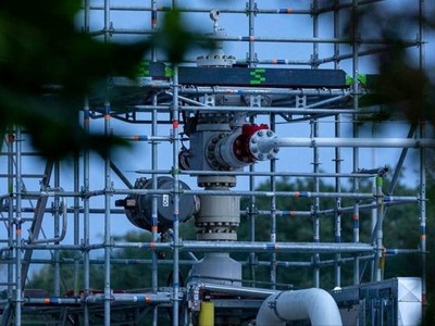 Giá khí đốt nhảy vọt ở cả hai bờ Đại Tây Dương khi các người mua tăng cường tìm kiếm nguồn cung