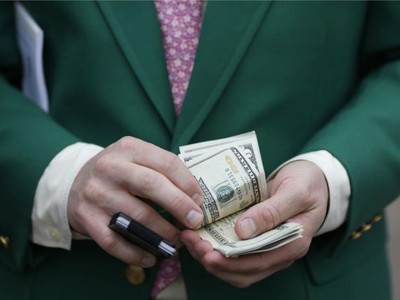 Thiệt hại từ sự tăng giá của đồng đô la lan truyền từ nền kinh tế mới nổi sang nền kinh tế phát triển