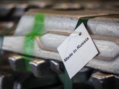 Kim loại từ Nga đang gặp thách thức trong việc tìm người mua