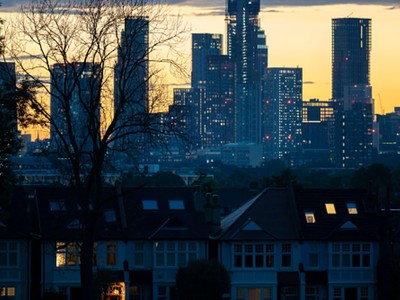 Hệ thống ngân hàng bóng tối của Anh đang gây ra những lo ngại nghiêm trọng sau bão bán tháo trên thị trường trái phiếu