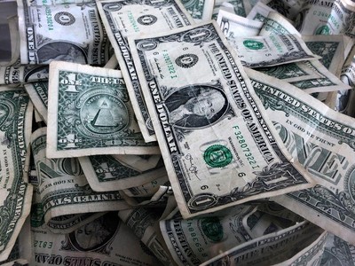 Đồng đô la giảm mạnh nhất kể từ năm 2009 sau dữ liệu lạm phát thấp hơn kỳ vọng