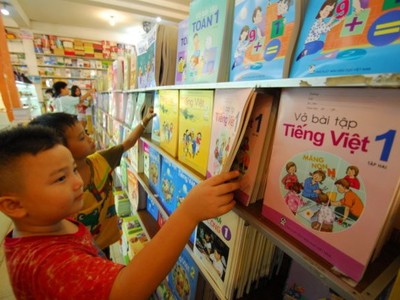 Bán “chui” cổ phiếu quỹ, Sách và Thiết bị Trường học Long An (LBE) bị xử phạt